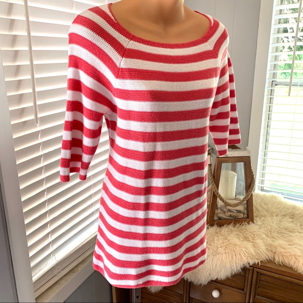 Cute coral & white sweater! Like NEW!